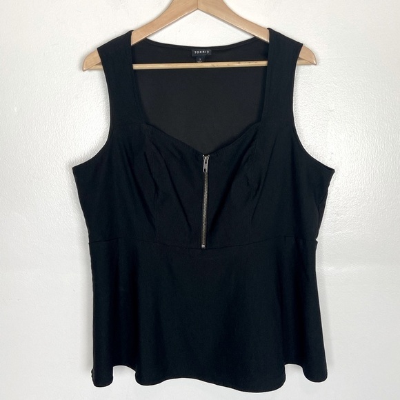 Torrid Women's Top Size 1X Babydoll V-Neck Color Black Stretch Sleeveless - Picture 1 of 8